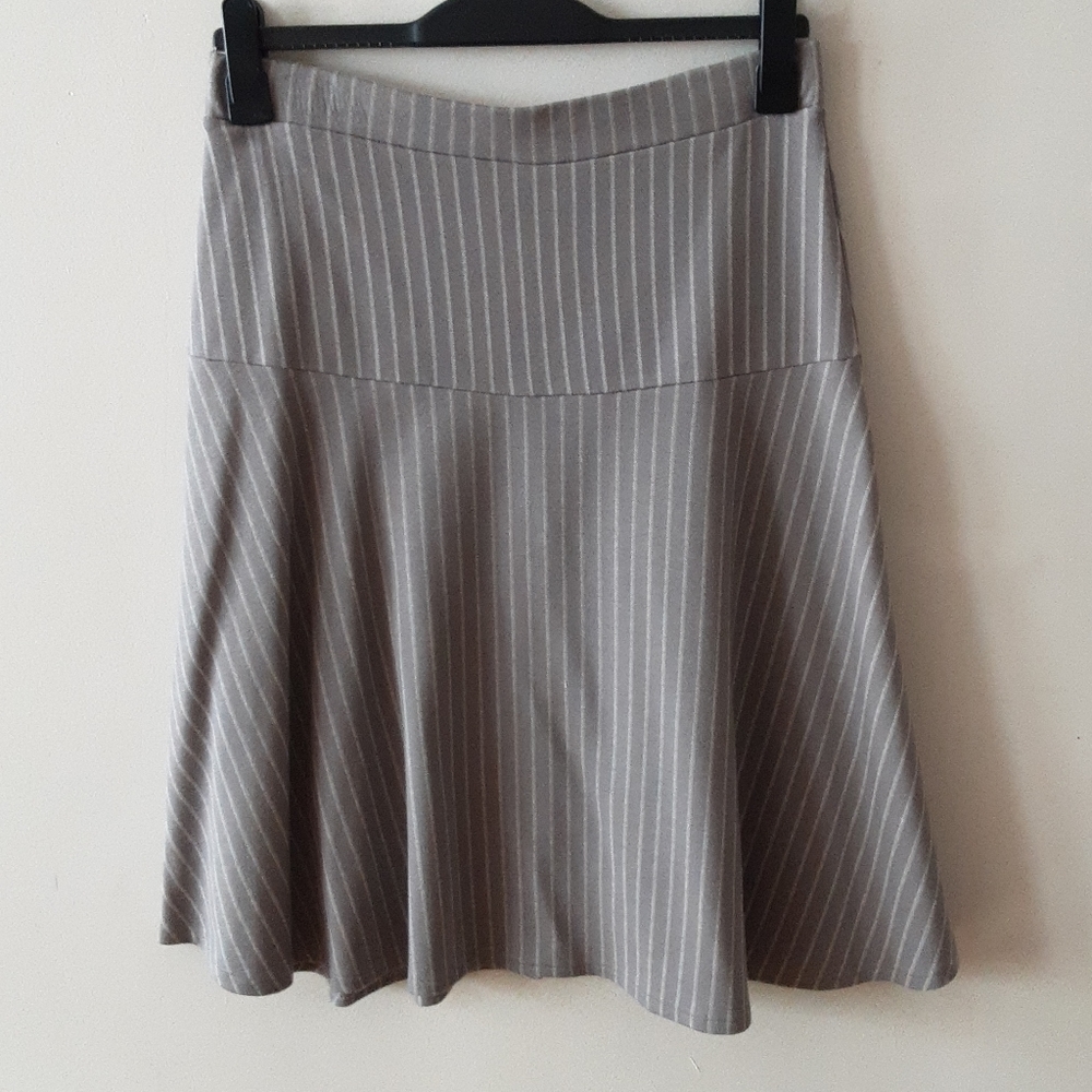 C'est moi Gray Pinstripe Skirt Size 10